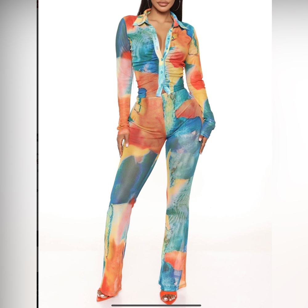 Beautiful NWT 2 piece set from Fashion Nova.